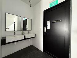 Yio Chu Kang Road (D19), Retail #605899081